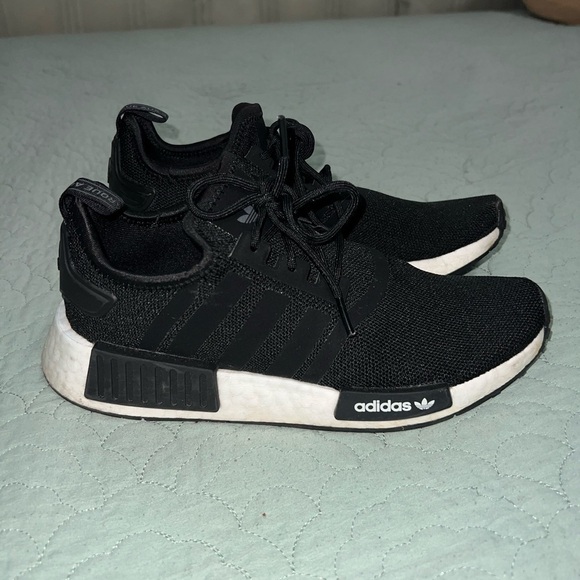 Women’s Black Adidas NMDs Size 6 - Picture 4 of 7